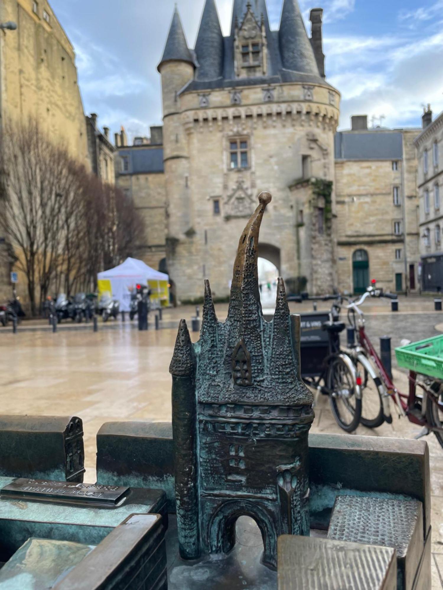 Le Charmant Quai Bourgeois Bordeaux Luaran gambar